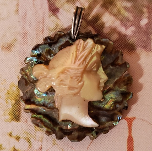 Vintage Abalone Artisan Carved Cameo Pendant - Picture 2 of 4